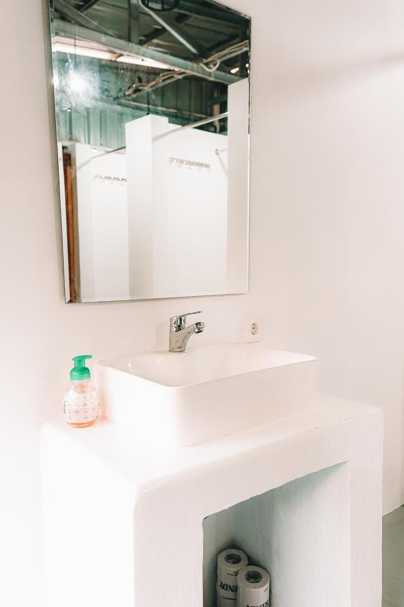Kokos Hostel Padang City Ngoại thất bức ảnh