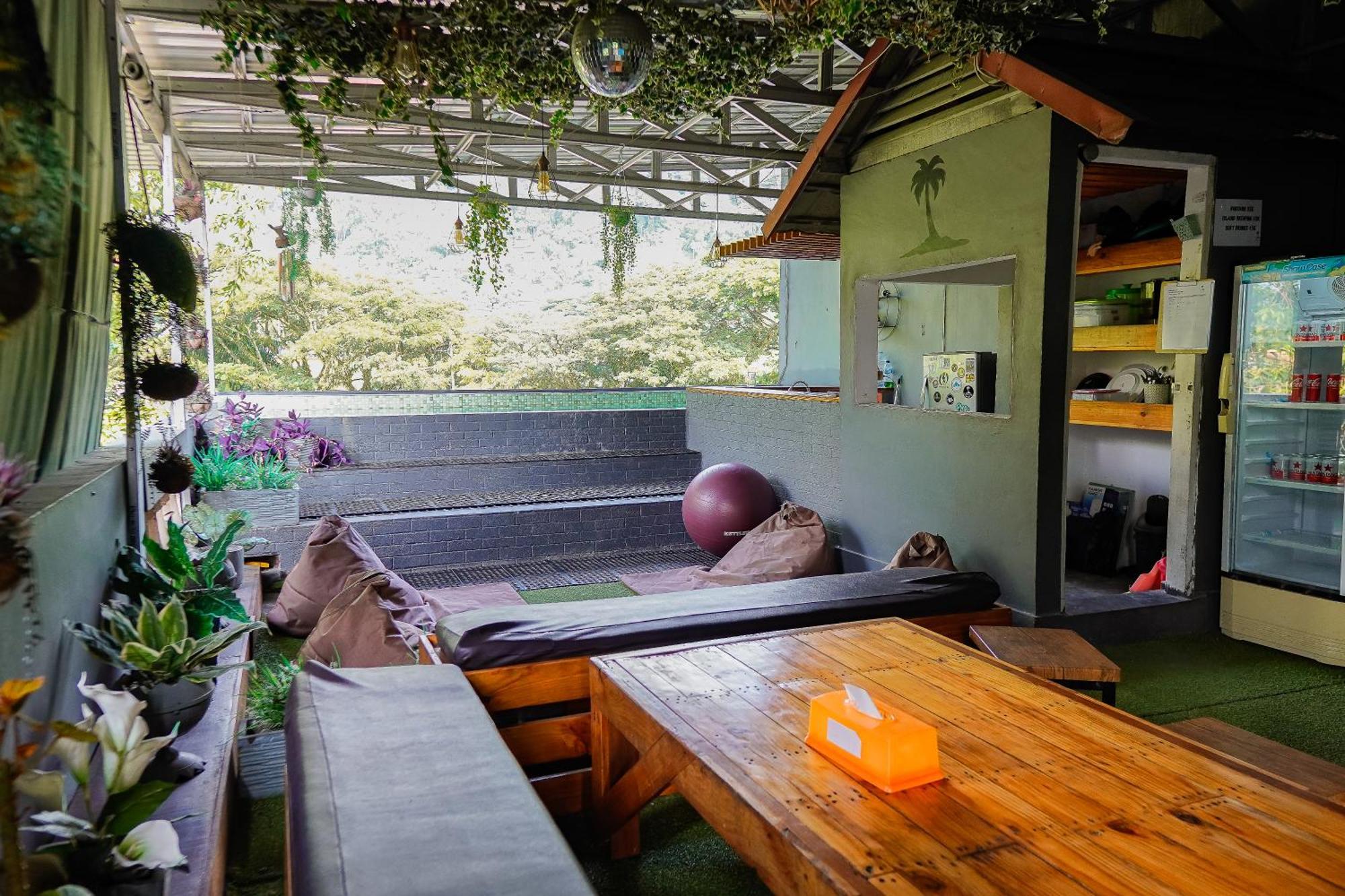 Kokos Hostel Padang City Ngoại thất bức ảnh