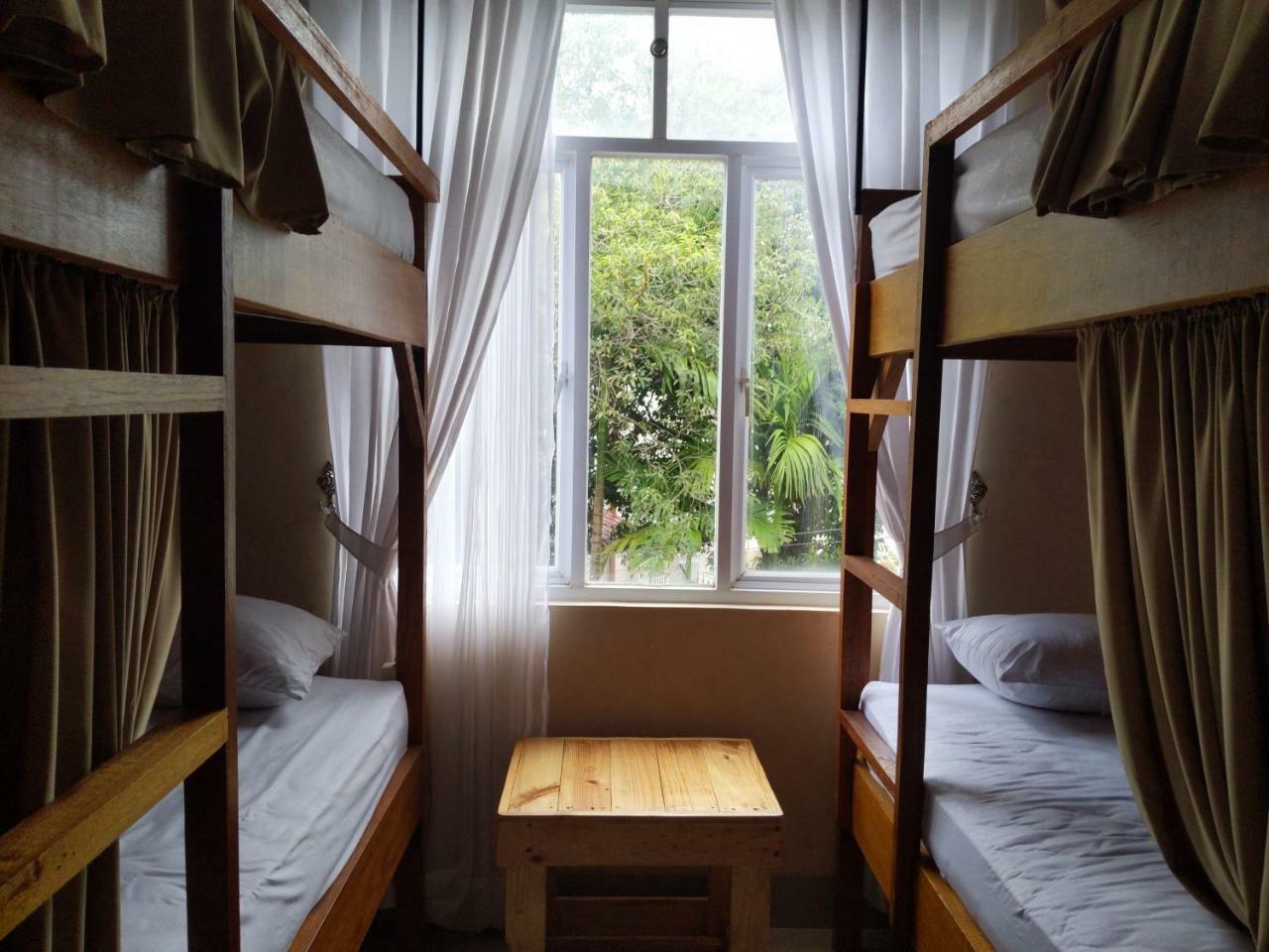 Kokos Hostel Padang City Ngoại thất bức ảnh