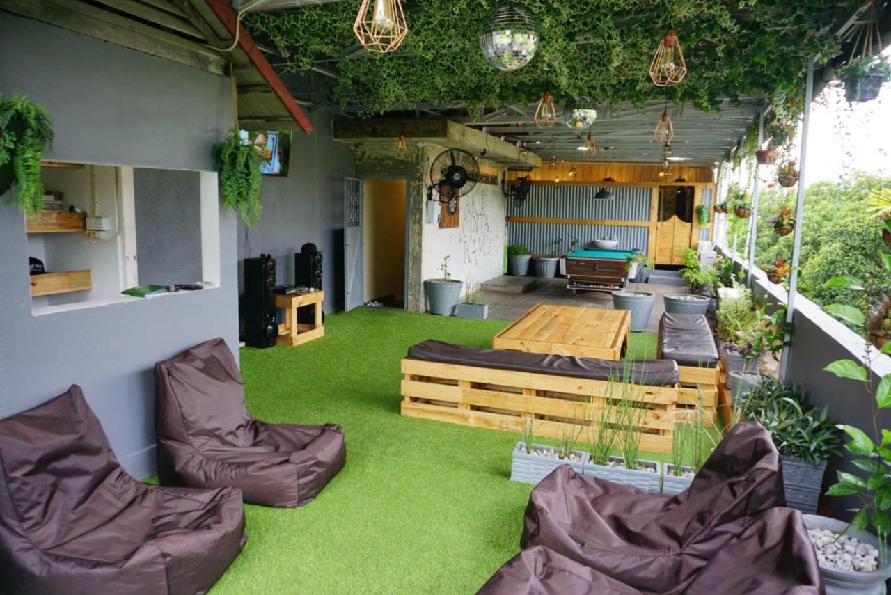 Kokos Hostel Padang City Ngoại thất bức ảnh
