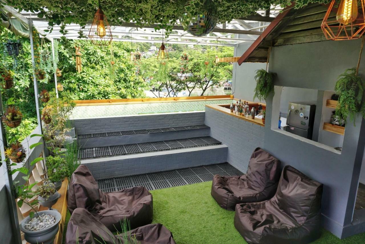Kokos Hostel Padang City Ngoại thất bức ảnh